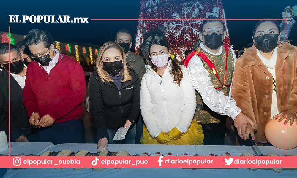 Con rosca monumental, desfile y juguetes se celebró el Día de Reyes en San Pedro Cholula