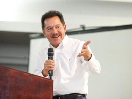 Jucopo envia comunicado a Santiago Creel por violentar simbolos patrios en el Congreso General