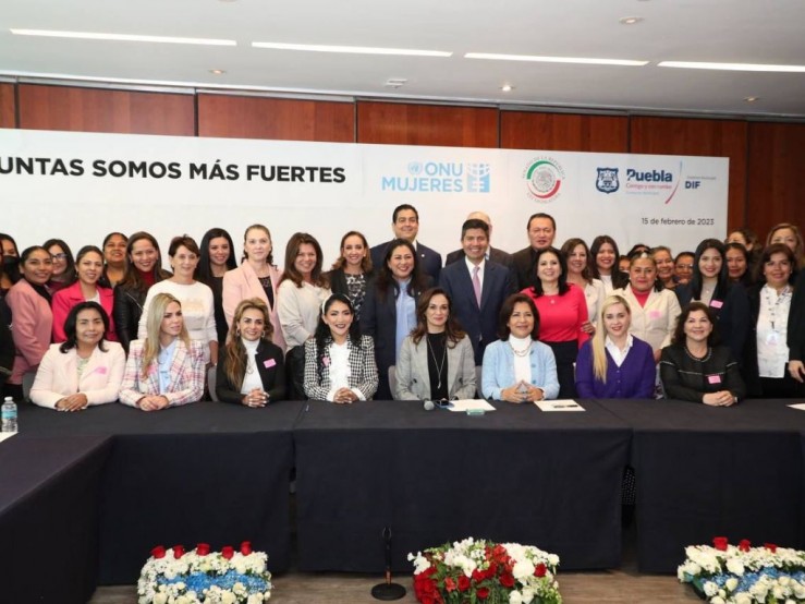 Puebla participó en el conversatorio ‘juntas somos más fuertes’ organizado por la senadora Nadia Navarro Acevedo