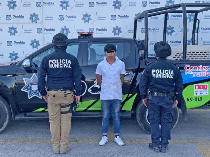 Es detenido Jesús “N.” por el robo de un vehículo a un conductor de plataforma móvil en Puebla