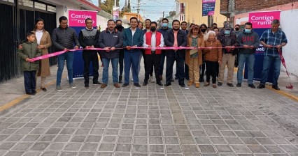 "Construyendo contigo" entrega calles en San Baltazar Campeche y Romero Vargas