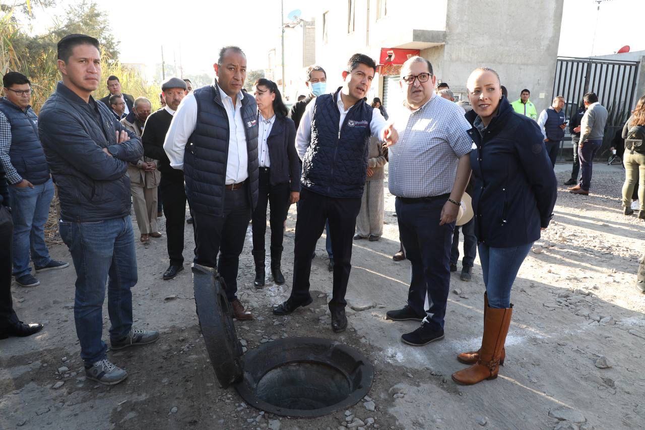 Entrega de drenaje en San Isidro Castillotla