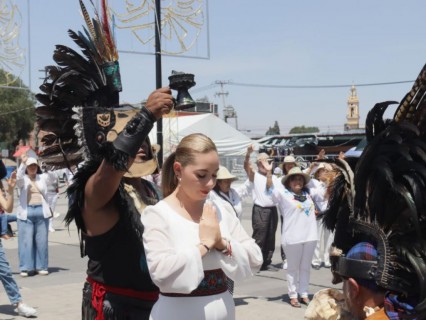 Habitantes de Cholula recargaron energía a lado de Paola Angón en el Equinoccio 2023