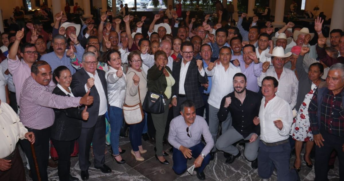 Ignacio Mier se reune con ex presidentes municipales y auxiliares