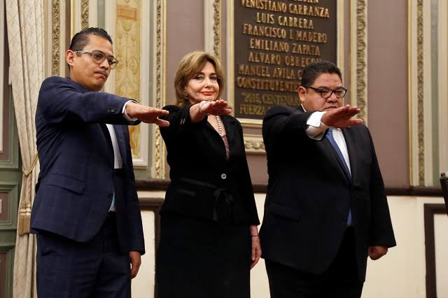 Alfonso Siriako Guillén Almaguer rindiendo protesta como magistrado del Tribunal de Justicia Administrativa (TJA)