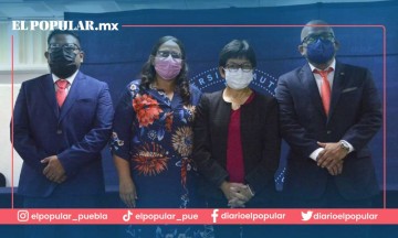 Rectora Lilia Cedillo acude a informe de la prepa Benito Juárez, la más antigua de la BUAP