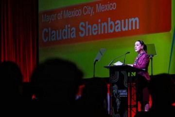 Sheinbaum anuncia aumento salarial para trabajadores del gobierno de la CDMX