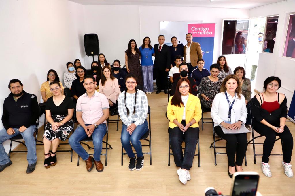 Liliana Ortiz Pérez, Presidenta Honoraria del SMDIF, celebró la suma de esfuerzos en favor del desarrollo humano y la salud mental de las poblanas y poblanos.