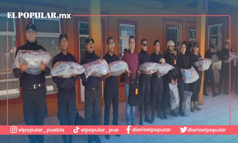 Isaac Rodríguez Ochoa, realizó la entrega de uniformes y chalecos antibalas a los elementos que integran el departamento de Seguridad Pública Municipal