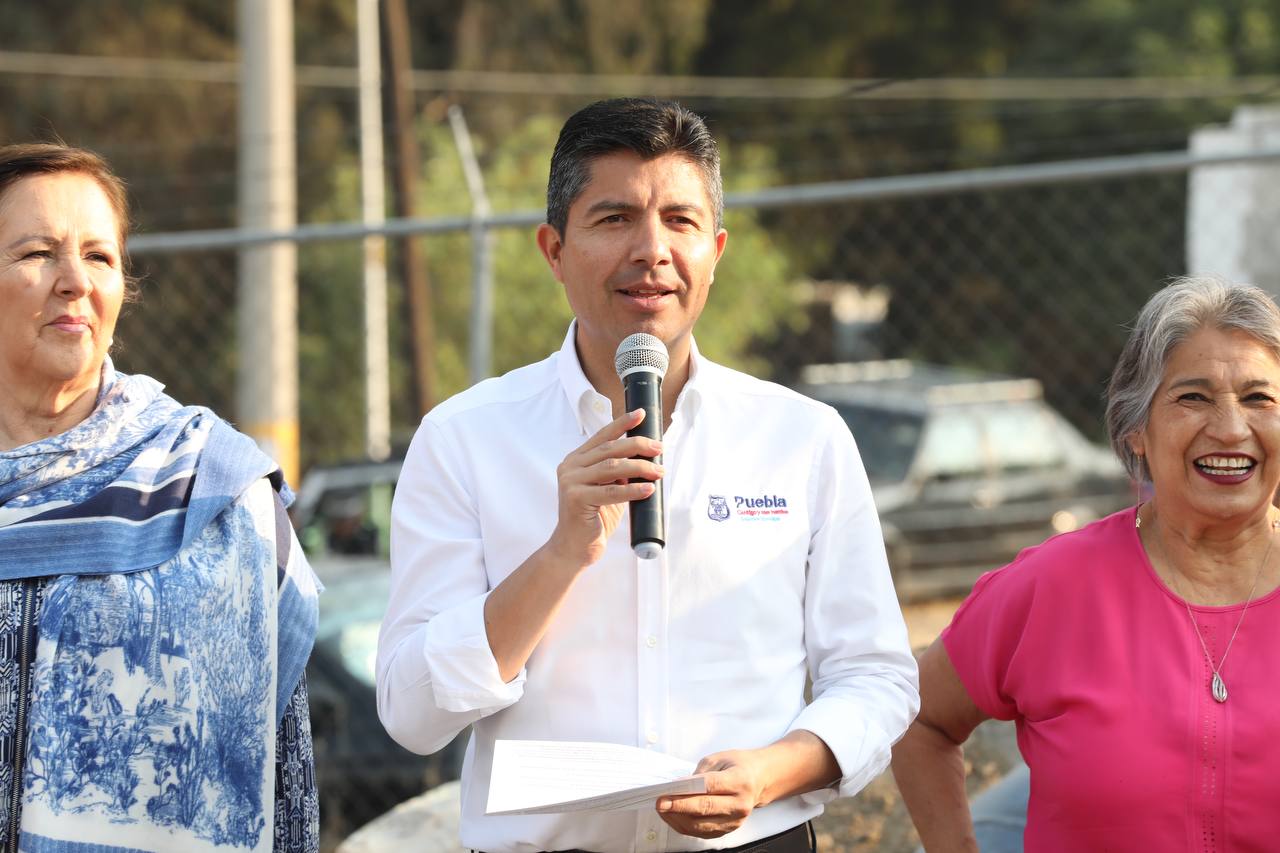 Eduardo Rivera Pérez, presidente municipal, supervisó los avances de las obras en el Pozo Tlanese, en la Junta Auxiliar de San Jerónimo Caleras 