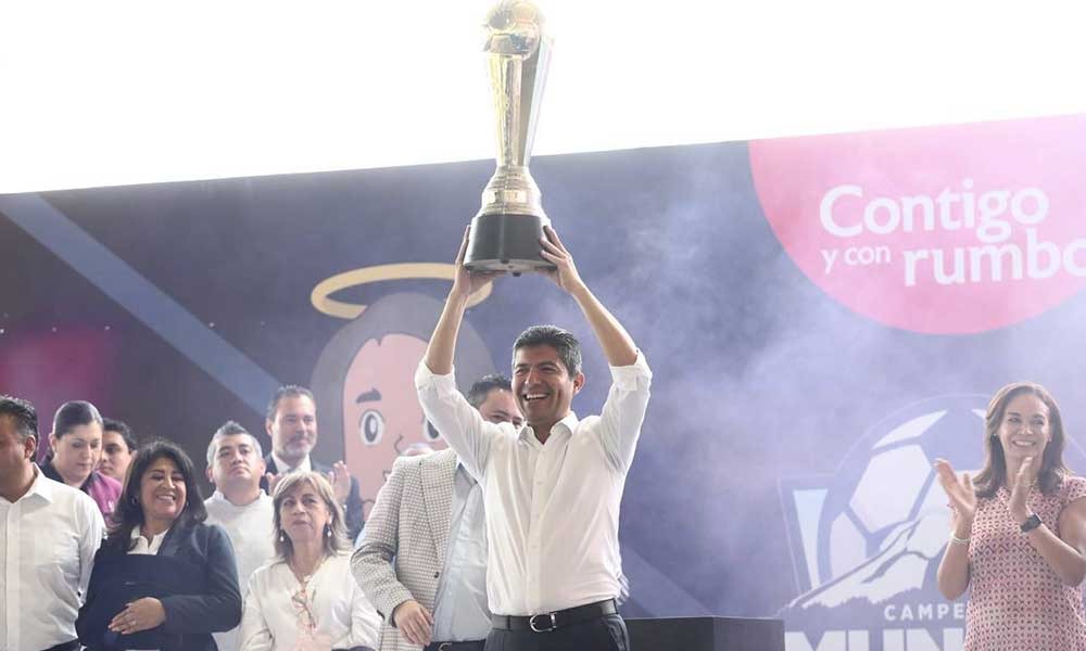 Trofeo del campeonato mundial de fútbol 7 en Puebla comienza gira