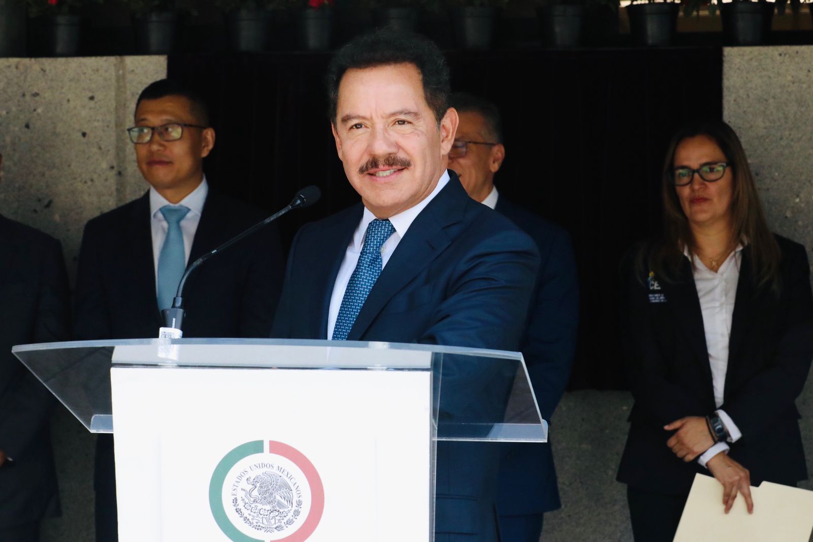 Ignacio Mier descarta solicitar licencia para buscar la gubernatura de Puebla