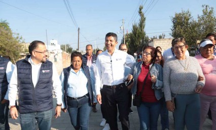 Eduardo Rivera entrega 8 nuevas calles