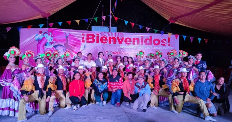 Con ciclismo y arte festejan en Ihuitlán