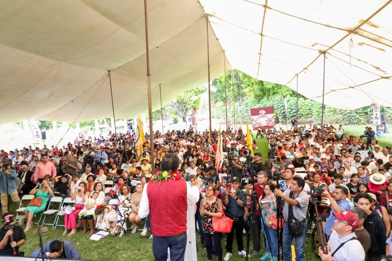 Más de dos mil personas en Tehuacán acompañan a Nacho Mier 