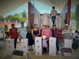 DIF Ocoyucan brinda apoyo alimentario a comunidades locales: Entrega de despensas para combatir la escasez de productos básicos