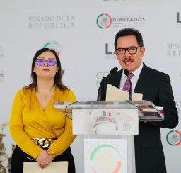 Diputada Local Julieta Vences y Diputado Federal Ignacio Mier en el Congreso de la Unión.