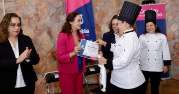 SMDIF Puebla gradúa sexta generación de gastronomía y estilismo