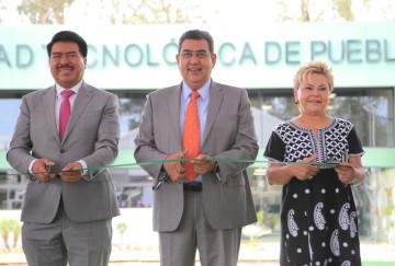 Sergio Salomón inaugura la Unidad de Docencia y la rehabilitación de las canchas de basquetbol en la Universidad Tecnológica de Puebla