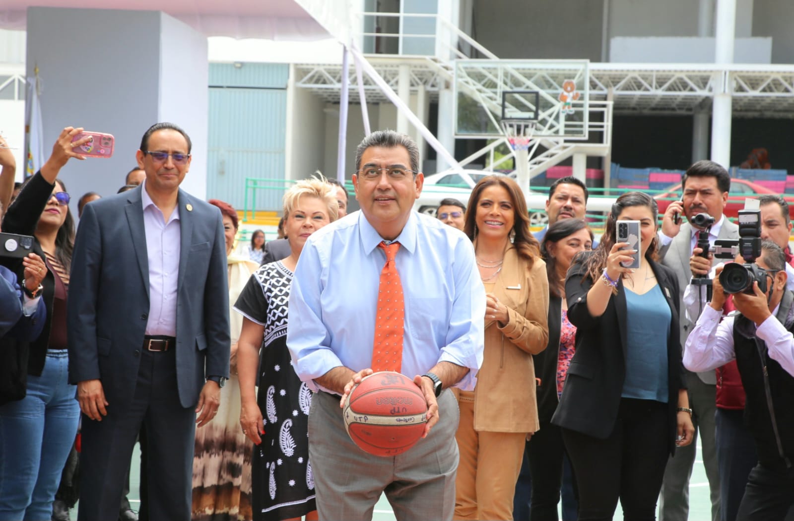 Rehabilitación de las canchas de basquetbol de la Universidad Tecnológica de Puebla (UTP)