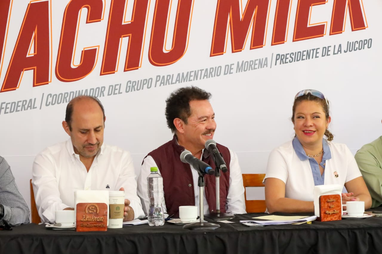 Recorriendo municipios y fortaleciendo la comunidad: Nacho Mier impulsa acciones en la Mixteca