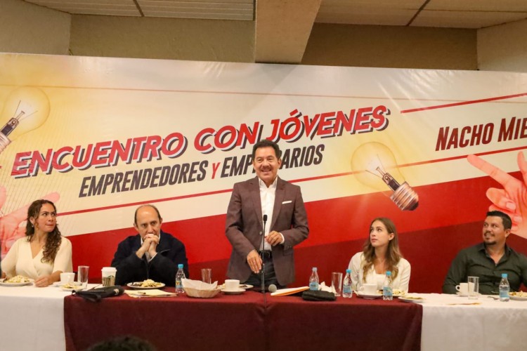 Incubadora de Negocios para Jóvenes: Nacho Mier busca un Futuro Prometedor en Tehuacán