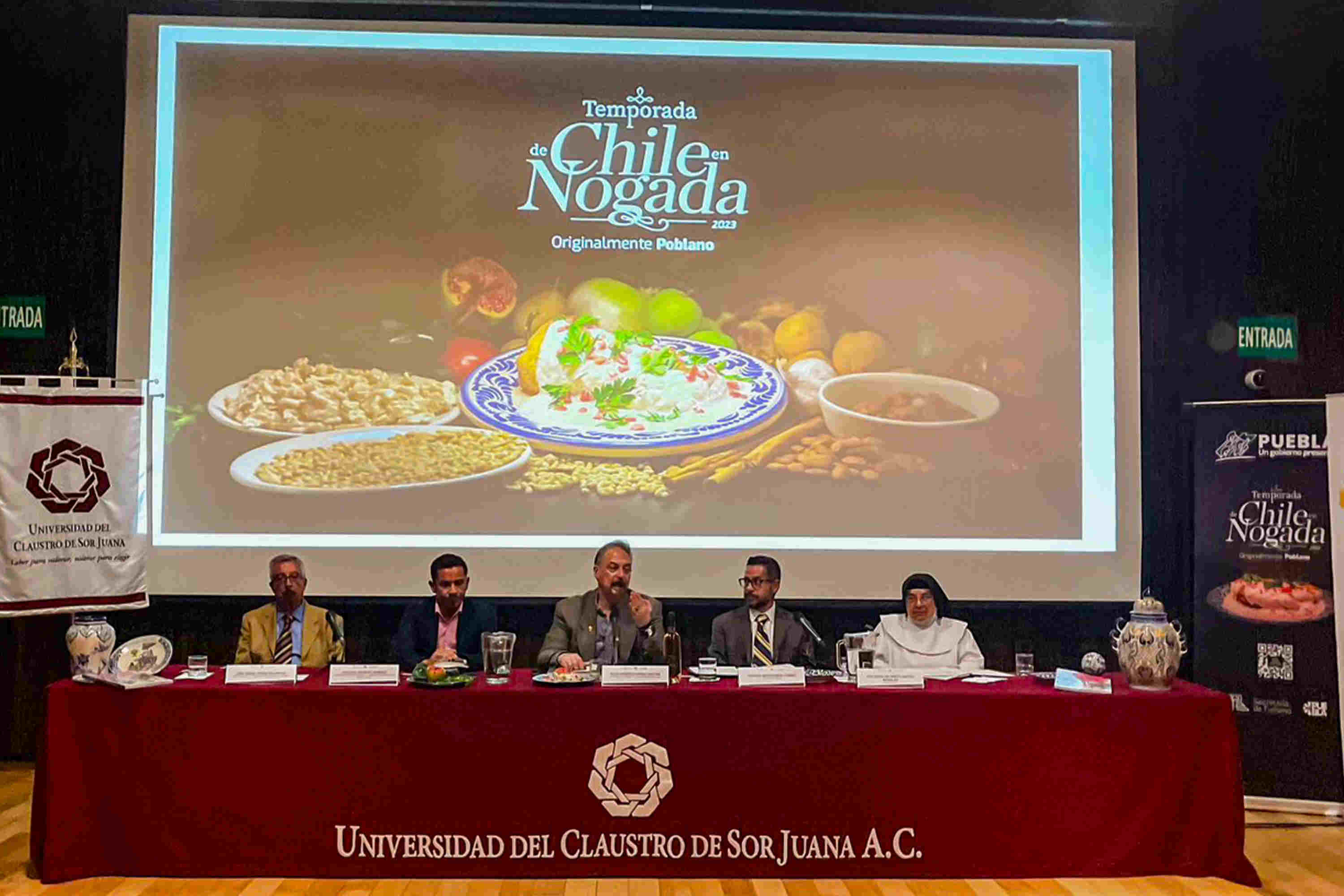 Universidad del Claustro de Sor Juana, directivos, académicos, chef, funcionarios e historiadores comentaron sobre el origen del chile en nogada