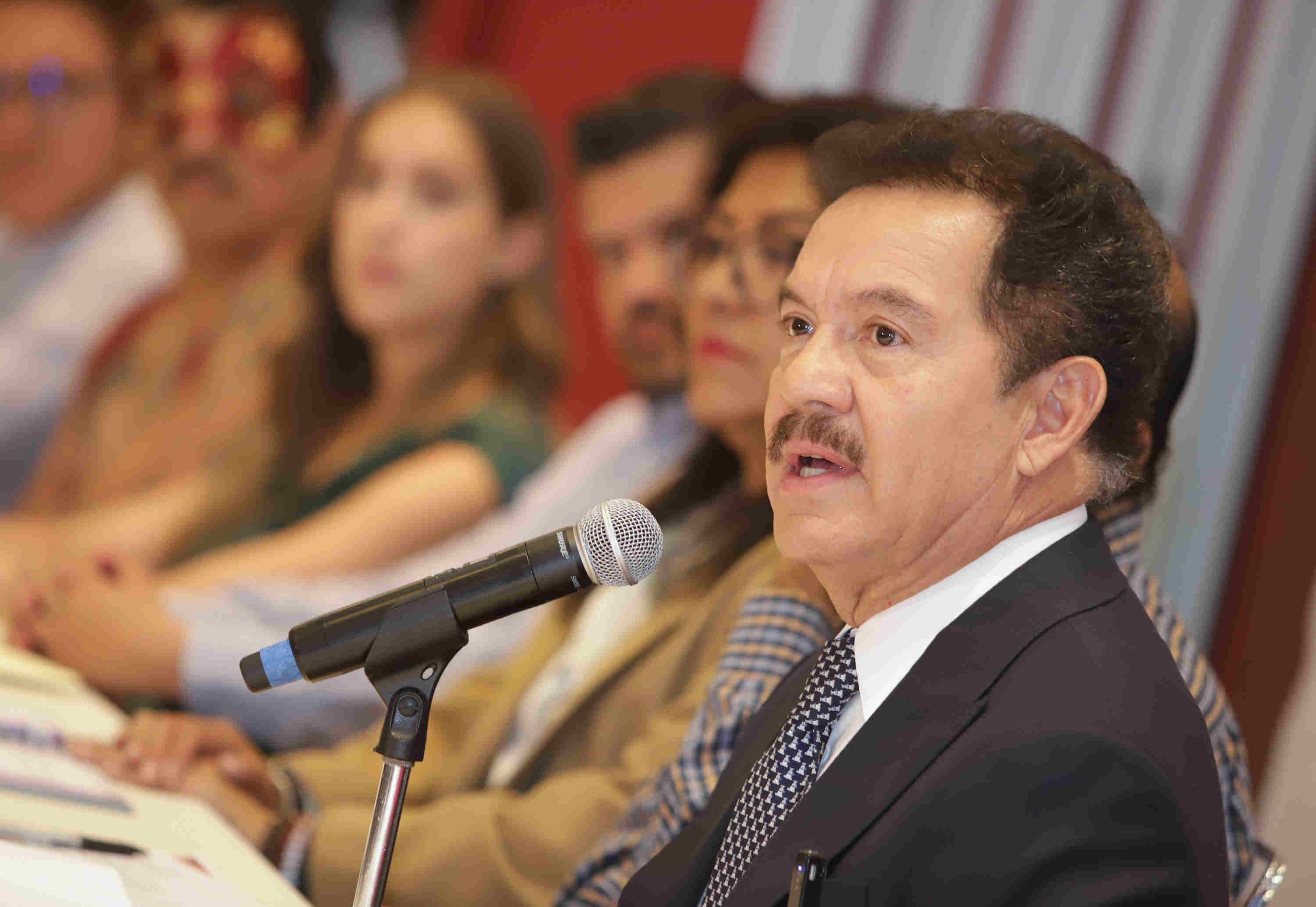 El coordinador de la bancada de Morena en San Lárazo, Ignacio Mier, se ha logrado posicionar como un serio contendiente para la gobernatura de Puebla