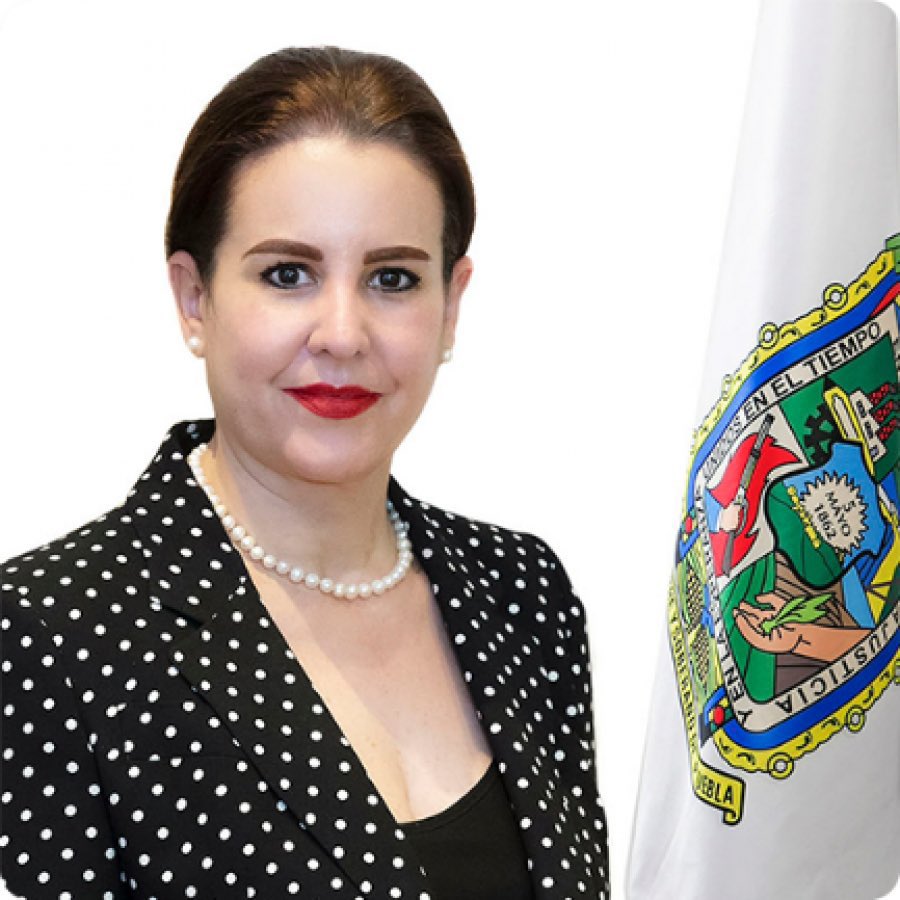 El primer cambio fue con Ana Lucía Hill Mayoral