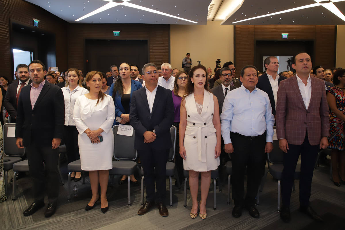 Perfiles del Frente apoyando a Nadia Navarro