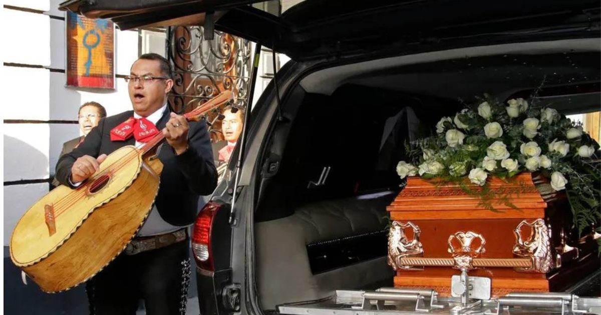 Homenaje a Mariano Hernández en el Congreso de Puebla