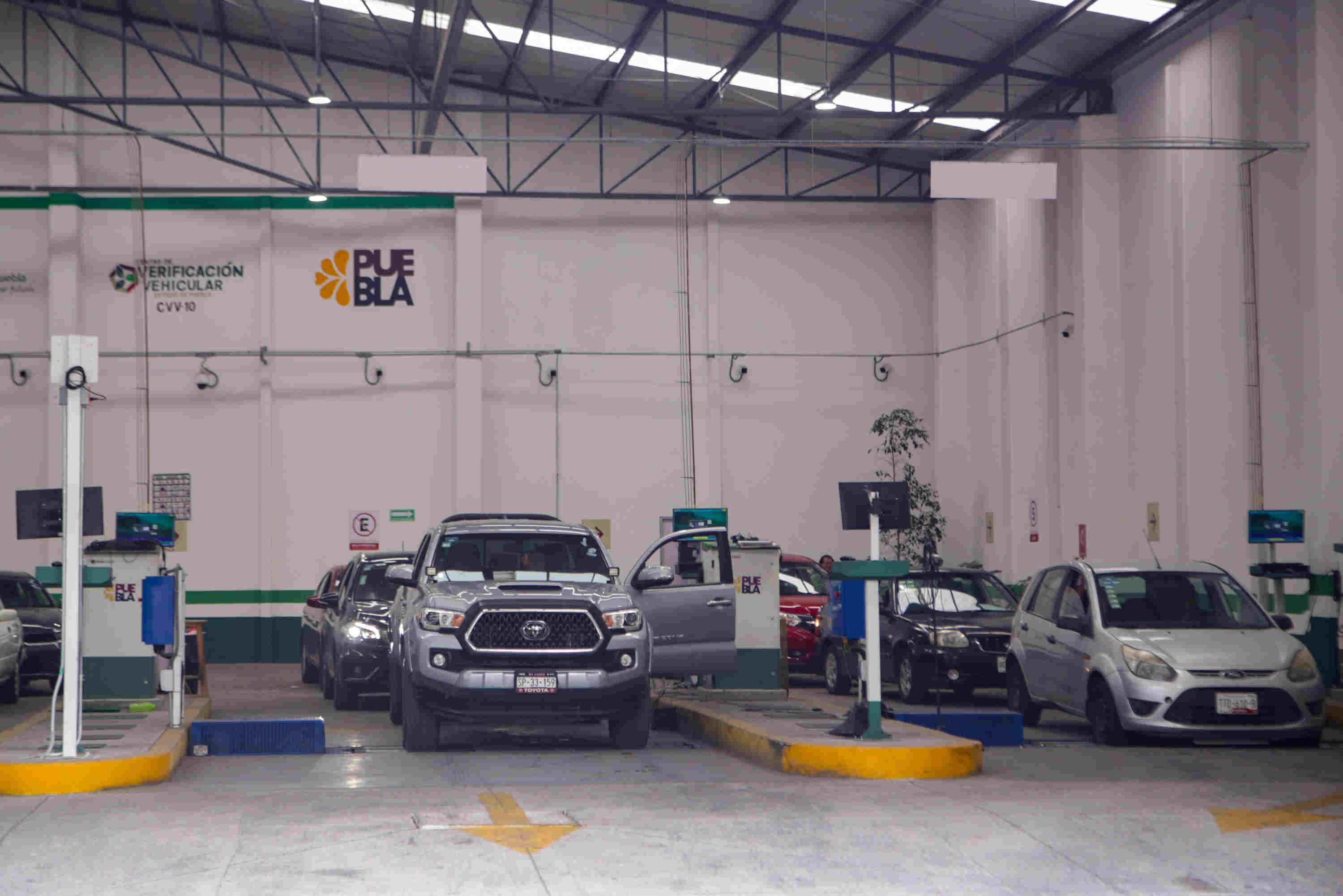 El titular de Seguridad Pública aseguró que la unidad de Seguridad y Proximidad de Caminos ha infraccionado a los vehículos por no contar con el holograma