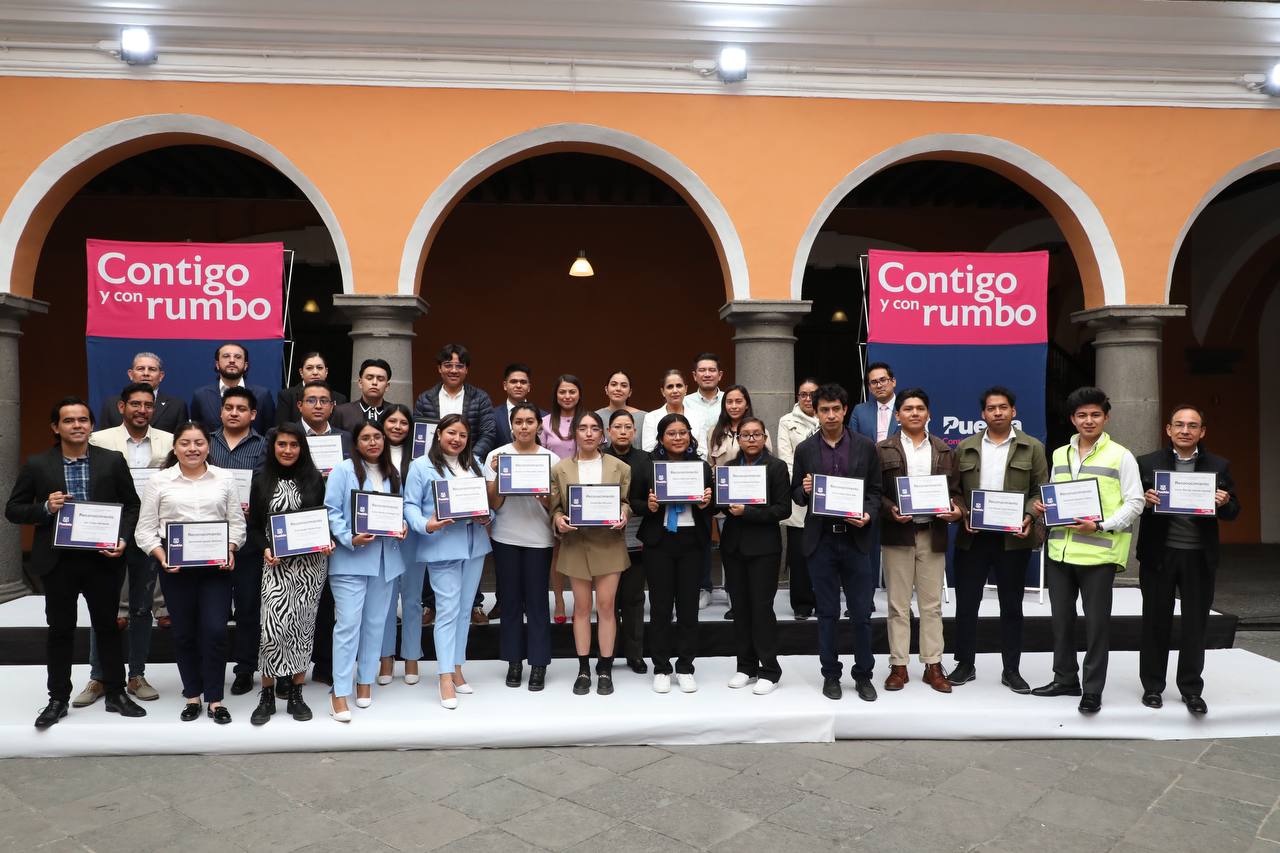Se contó con la participación de figuras destacadas del sector empresarial y educativo, quienes fungieron como jueces