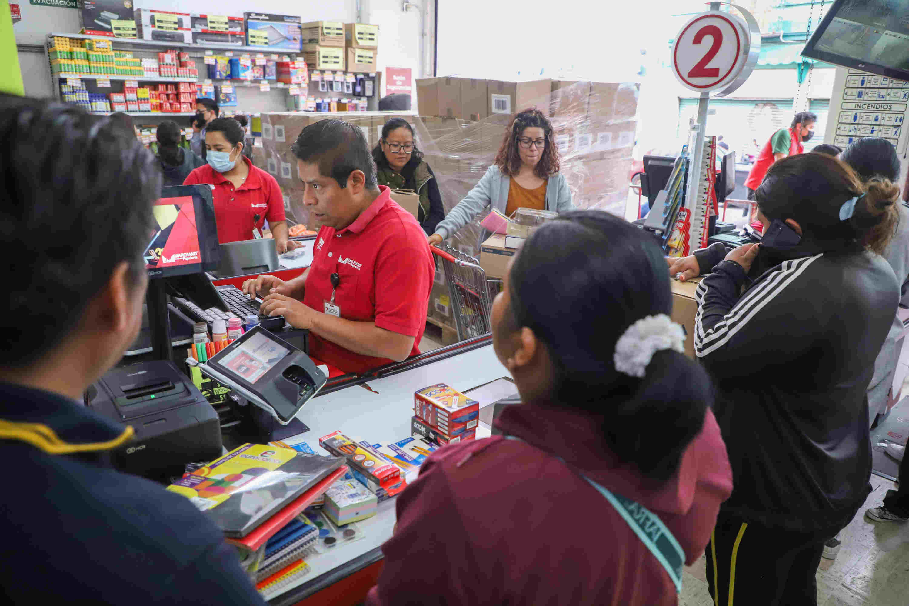 Mejoran ventas, pero padres gastan: ingresos de papelerías subirán 50%