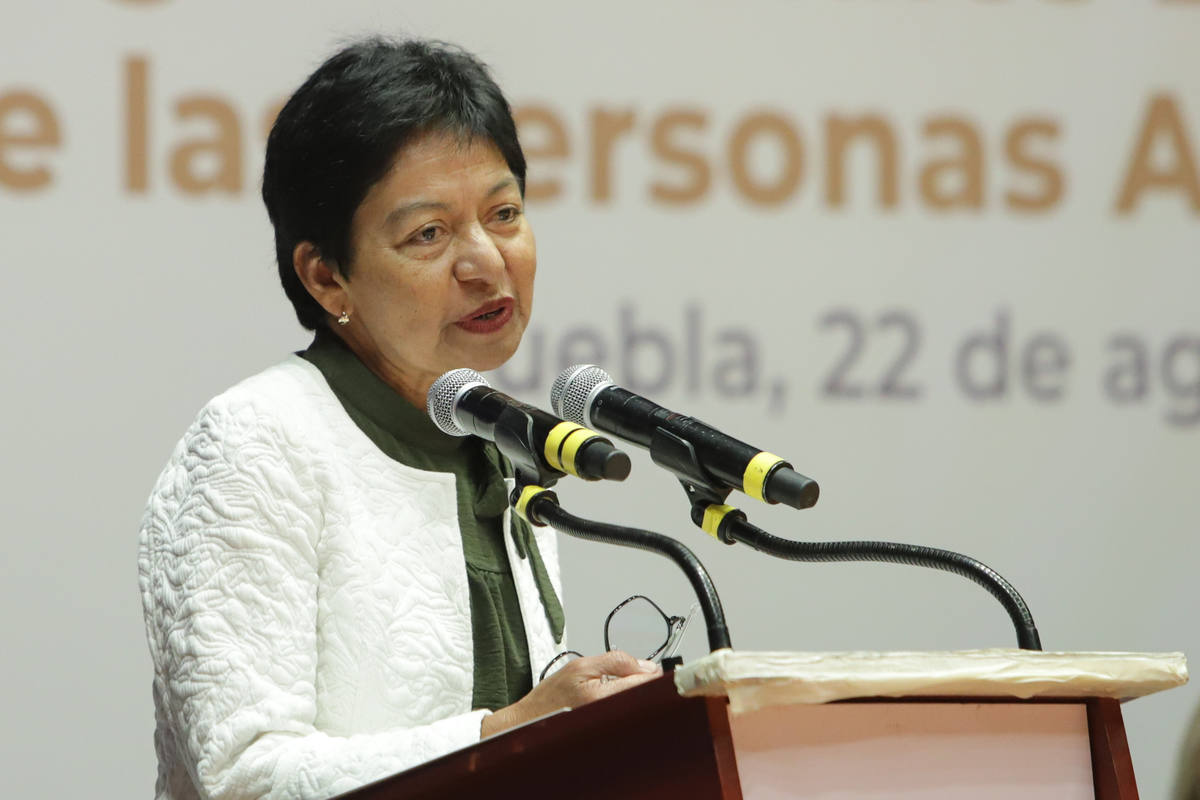 La rectora de la BUAP, Lilia Cedillo en la inauguración de los juegos Estatales Deportivos y Culturales de las Personas Adultas Mayores