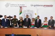 Unidos por la Patria: Celebración Conjunta del 213 Aniversario de la Independencia en Puebla