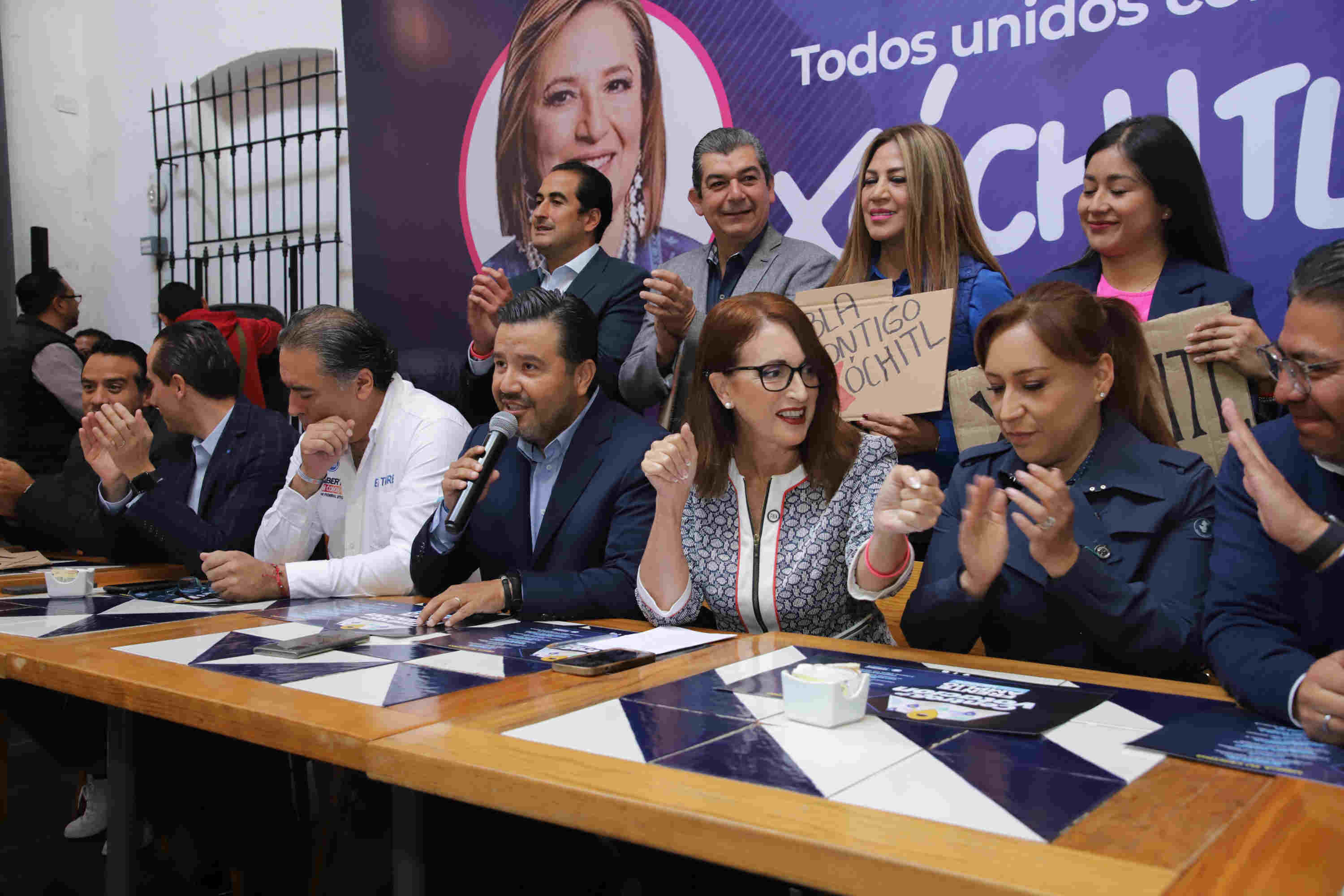 Dirigencias, diputados locales y federales, y regidores se decantaron a favor de Xóchitl Gálvez como representante del Frente Amplio Por México