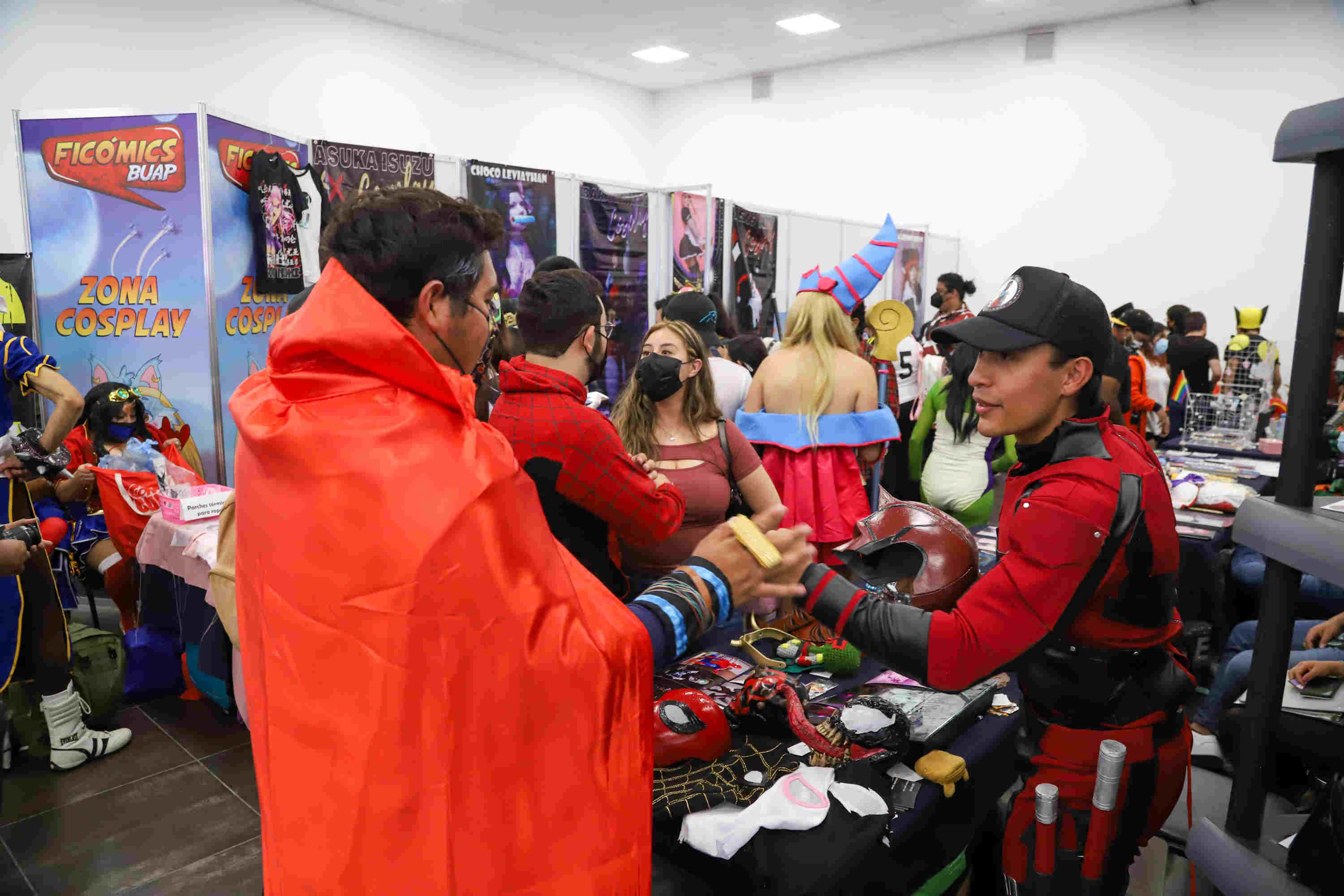 El boleto puede adquirirse en línea, y el costo en preventa de acceso por día a Ficómics BUAP 2023 es de $80 pesos, en tanto que el día del evento tendrá un costo de $100 pesos
