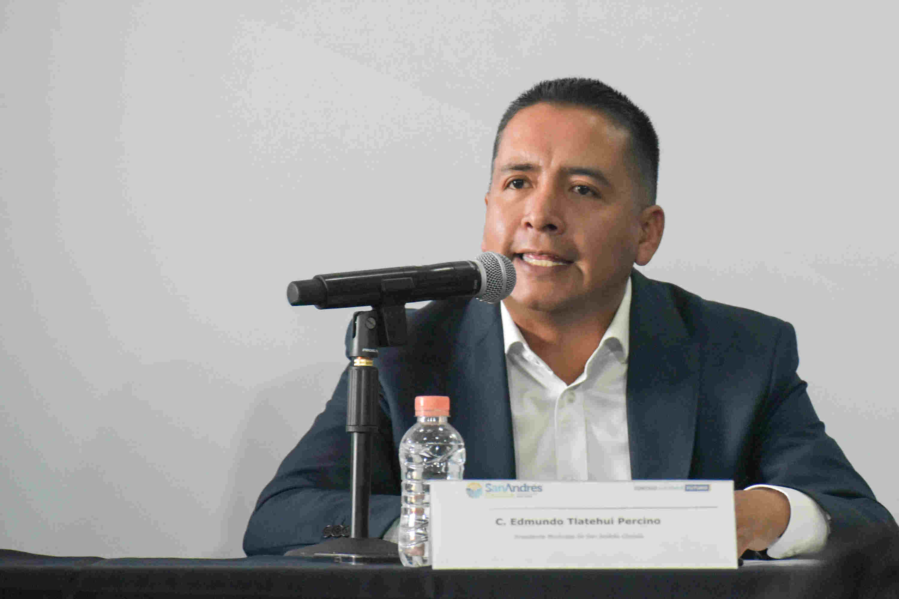 En la comisaría de San Andrés Cholula las cosas no son de colores, pues los elementos ya no cuentan con uniformes, ni siquiera con equipamiento para garantizar la seguridad.