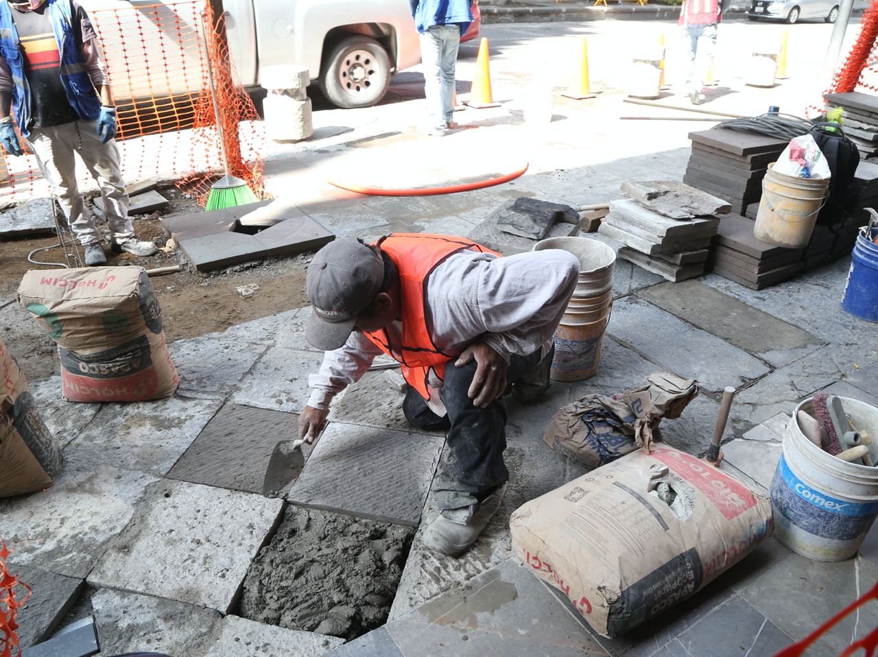 Instalación de tres nuevas fuentes frente a Palacio Municipal