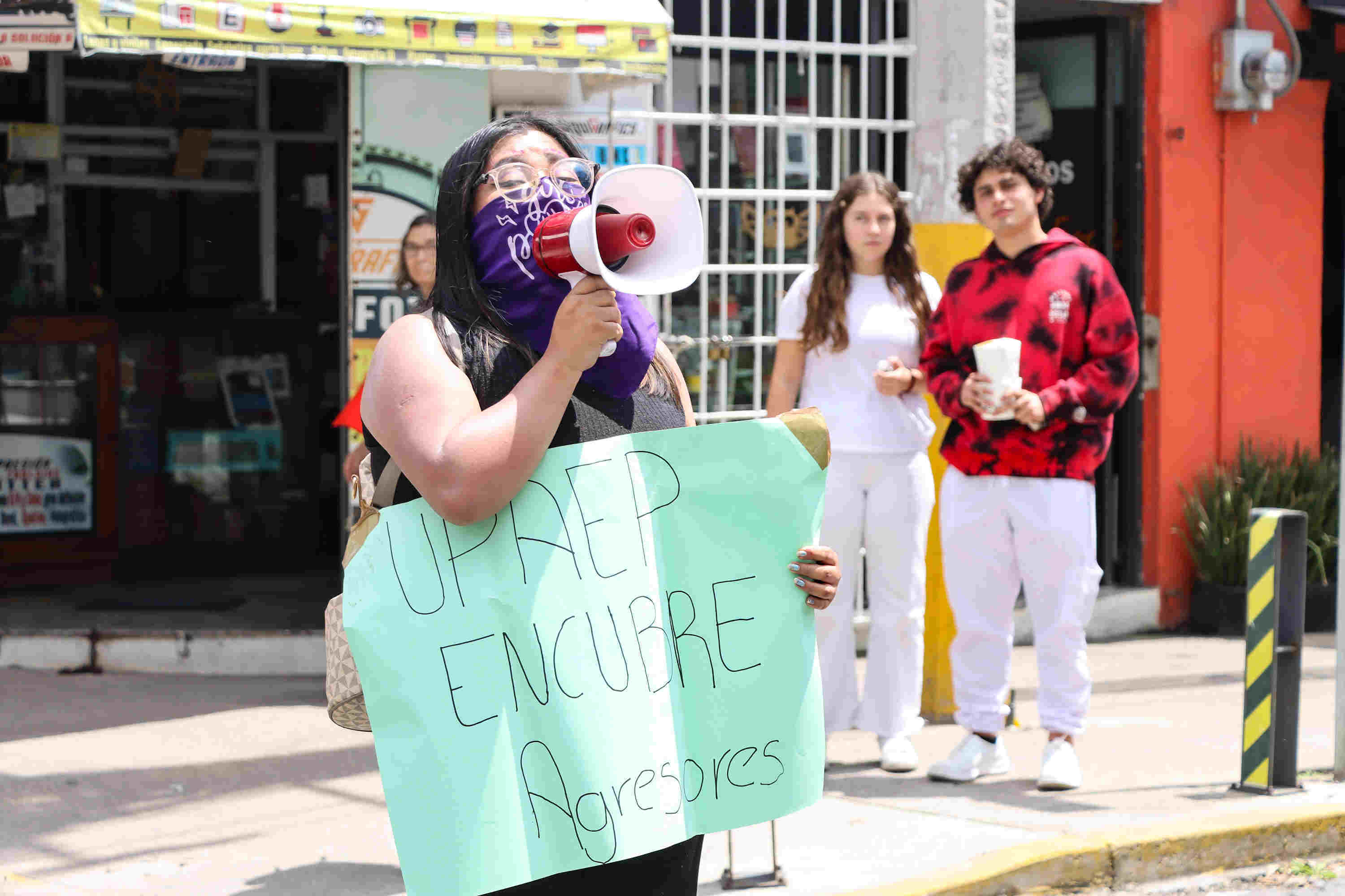 Colectivas acusan que la UPAEP encubre a violentador y deudor alimenticio
