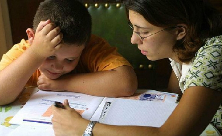 El proyecto busca incentivar la lectura y el aprendizaje en los adultos para que estos contribuyan a la educación de sus hijos. Foto: G.I.