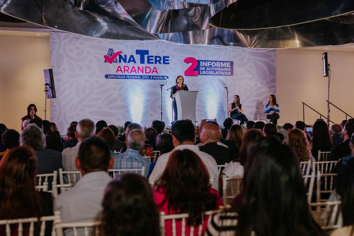 En materia de salud apoyó políticas para fortalecer el sistema de salud nacional y ampliar servicios médicos en áreas rurales.