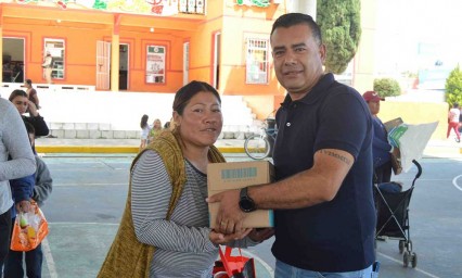 Ayuntamiento de Esperanza realiza entrega de programa l&aacute;cteo