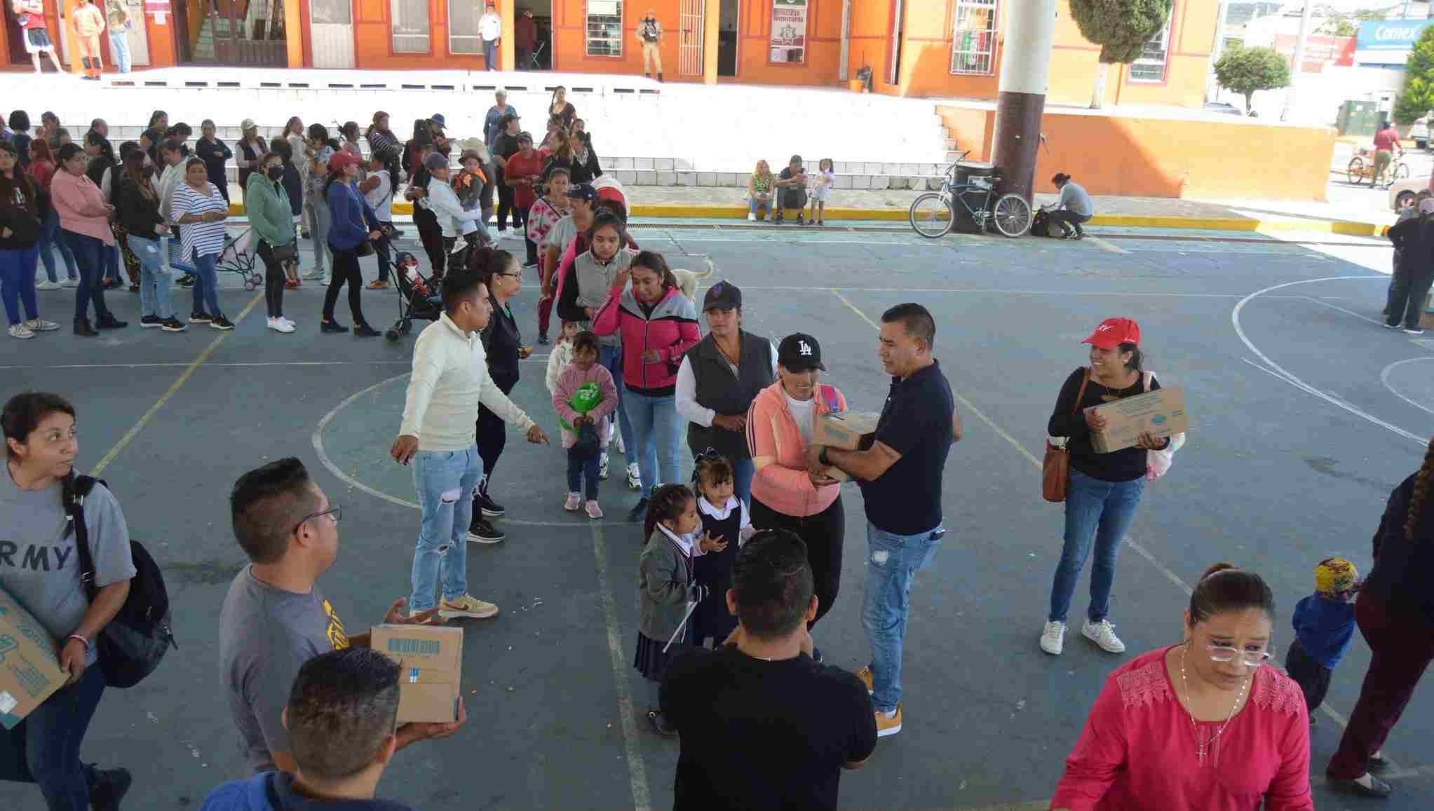 Isaac Rodríguez Ochoa ha reafirmado su compromiso de continuar realizando estas entregas de forma mensual