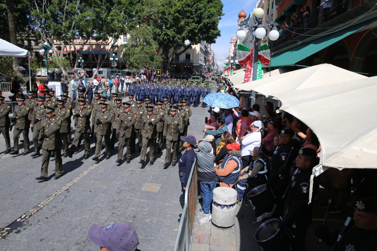 Desfile cívico militar en Puebla