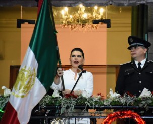 Norma Layón lideró la celebración de las Fiestas Patrias junto a más de 18 mil personas
