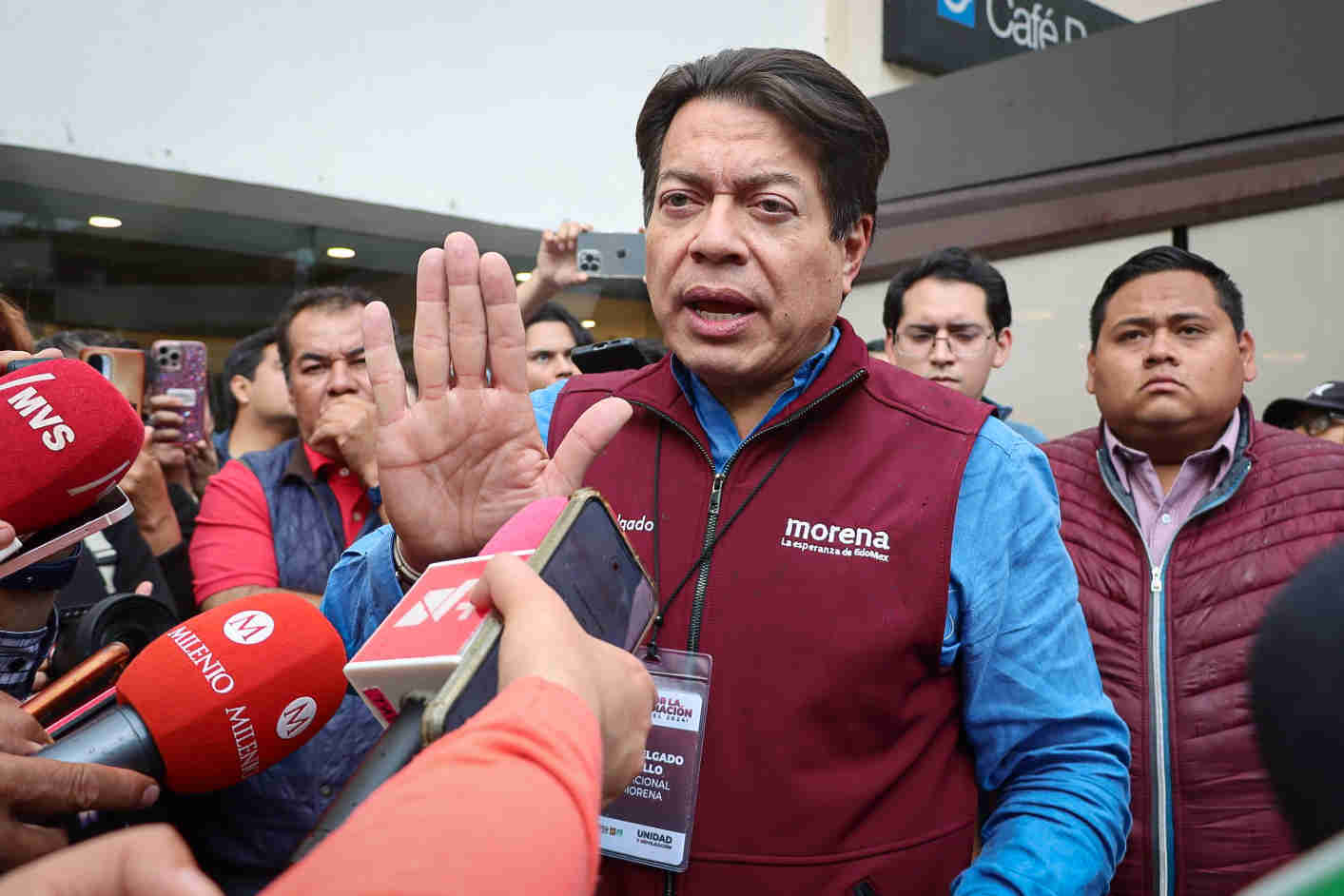 La candidatura de Morena por la gubernatura de Puebla se definirá entre seis perfiles, los cuales estarán conformados por tres hombres y tres mujeres; así lo adelantó el líder nacional del partido, Mario Delgado