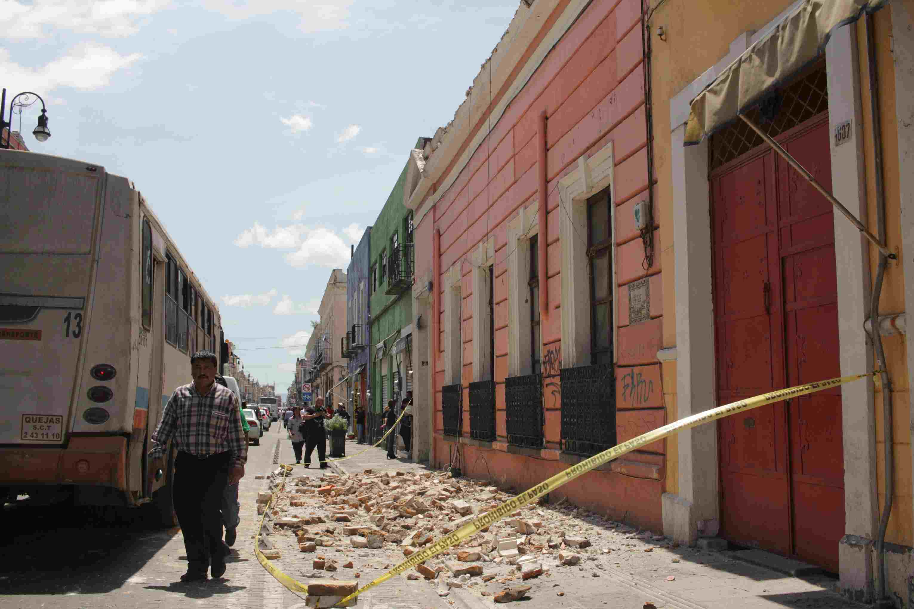 Recordemos que en 2017 el gobernador en turno Antonio Gali informó que el sismo dejó al menos 43 muertos, 127 heridos y siete desaparecidos, cifras que coincidían con el reporte de Protección Civil