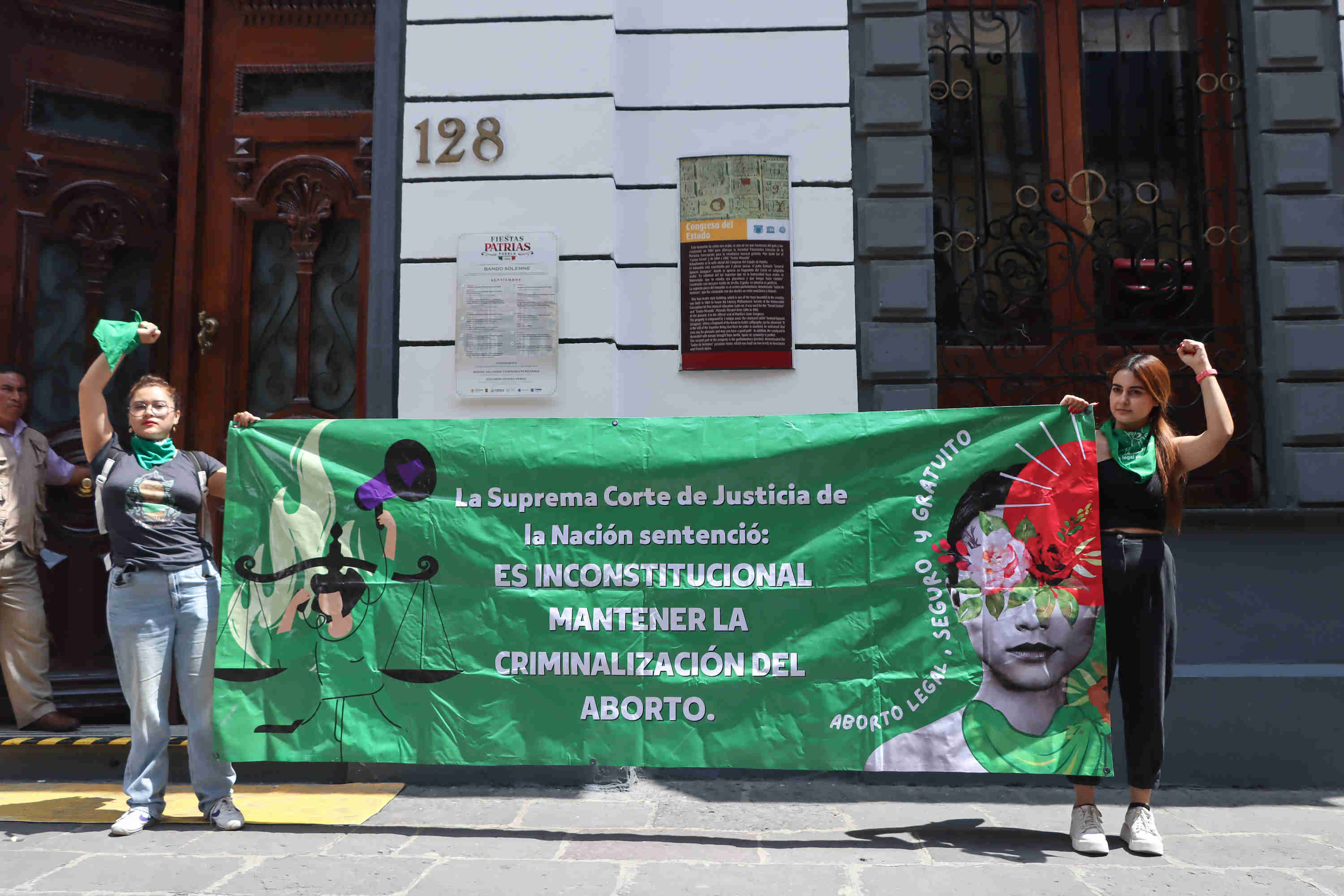 Grupo de colectivos feministas demandaron a los legisladores llevar la iniciativa de la Interrupción Legal del Embarazo (ILE) al Pleno y aprobarla